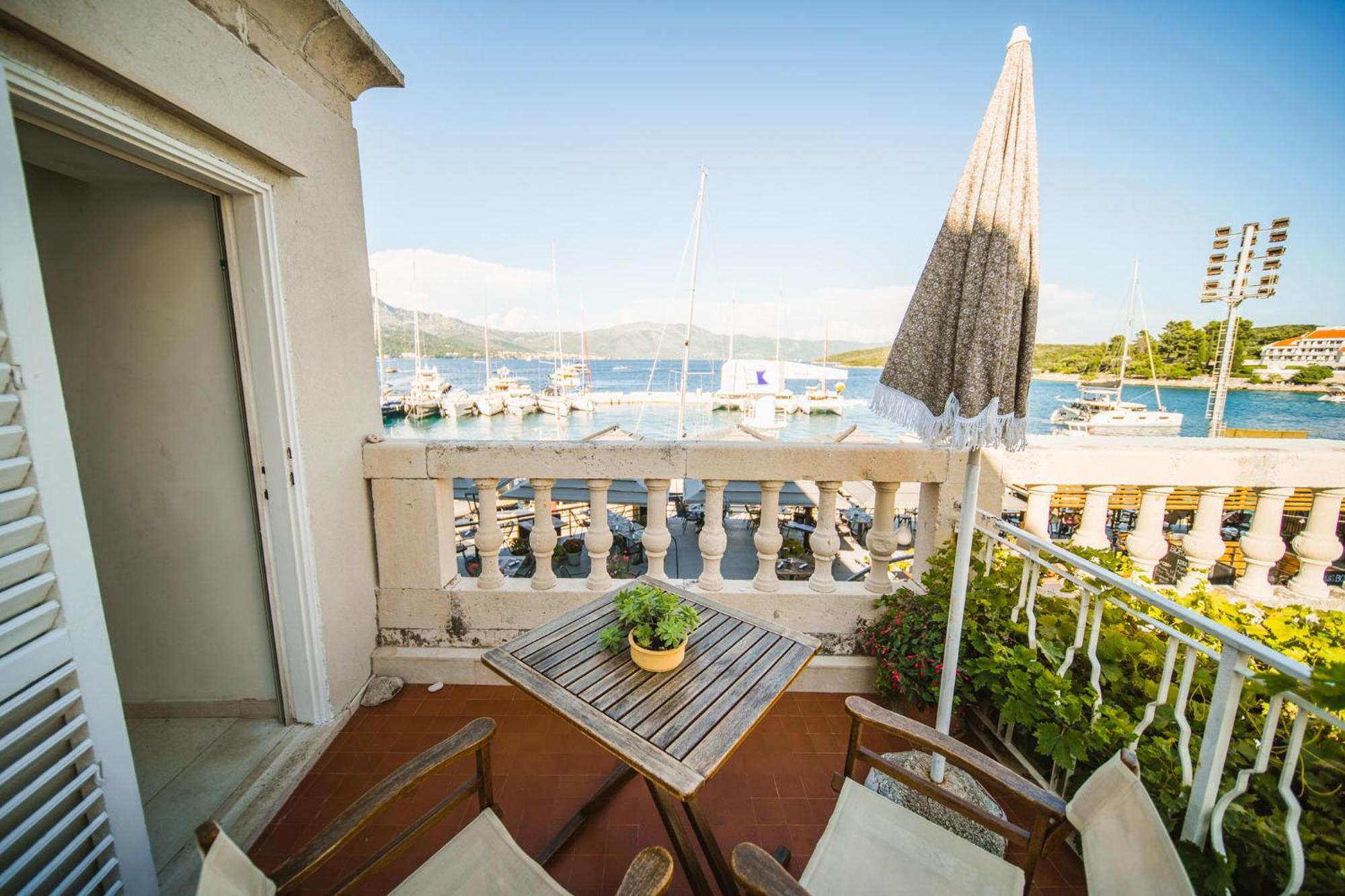 Apartments And Rooms Denoble Korcula Town Exterior photo