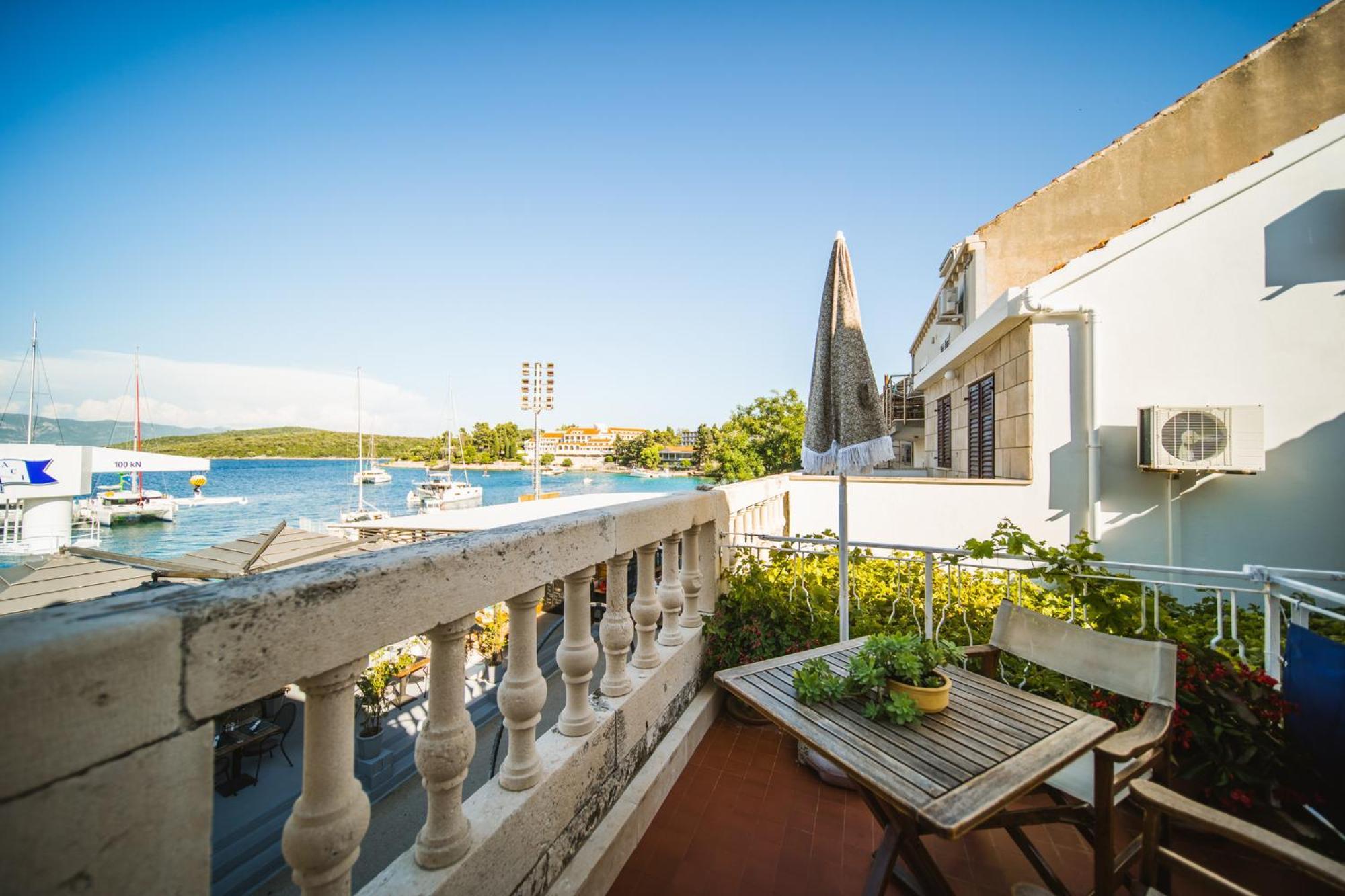 Apartments And Rooms Denoble Korcula Town Exterior photo