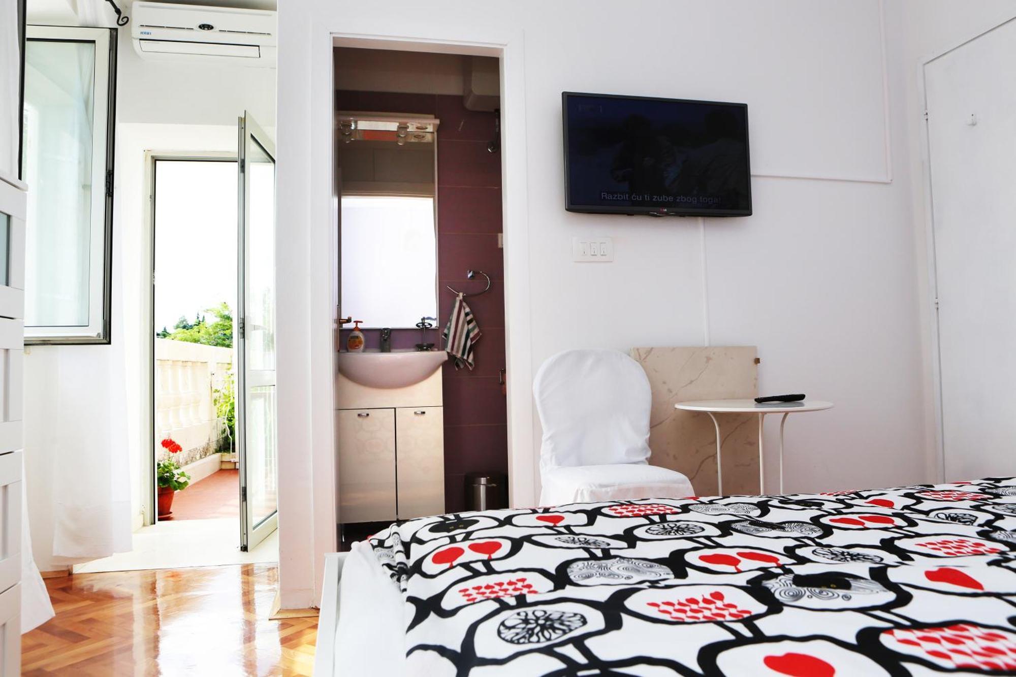 Apartments And Rooms Denoble Korcula Town Room photo