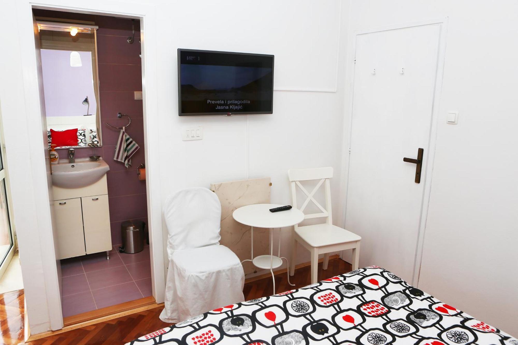 Apartments And Rooms Denoble Korcula Town Room photo